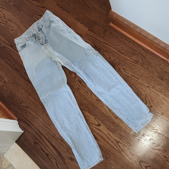 High Rise "Mom" Jeans - Picture 2 of 7